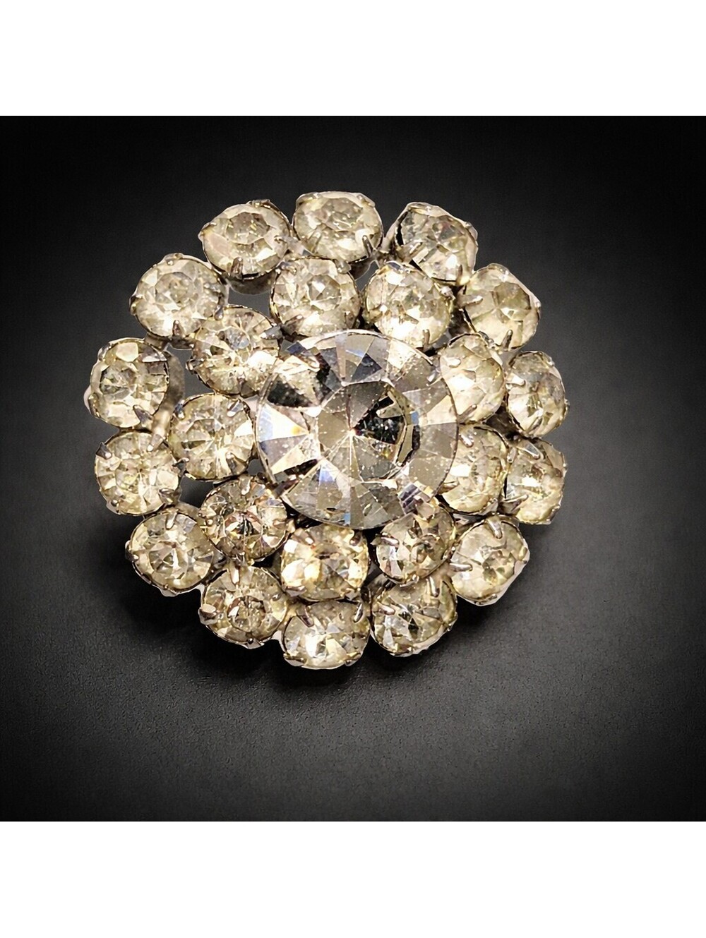 Vintage 1940s Sparkly Rhinestone Brooch 1" Prong-Set Pot Metal Pin Retro so-19